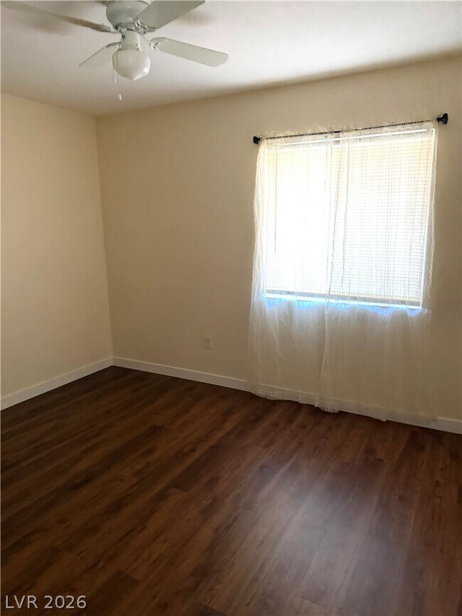 Building Photo - 7885 W Flamingo Rd