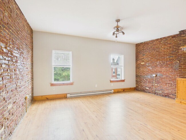 Building Photo - 262 North St