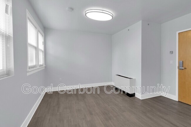 Foto del edificio - 2136 Main St