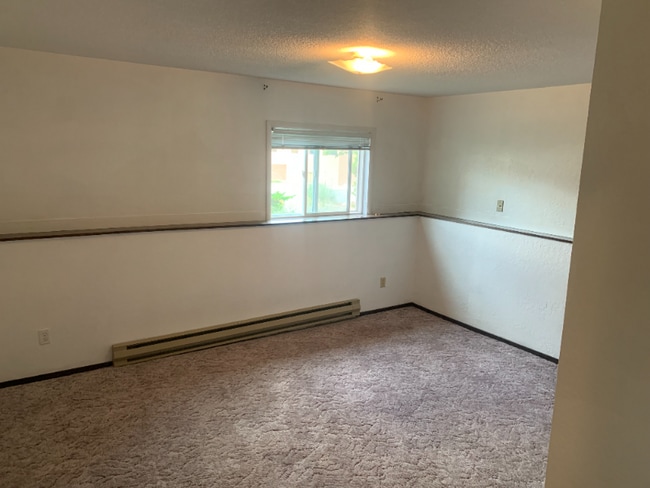 Building Photo - 2215 9th Ave