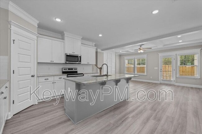 Foto del edificio - 232 Linsmore Ave