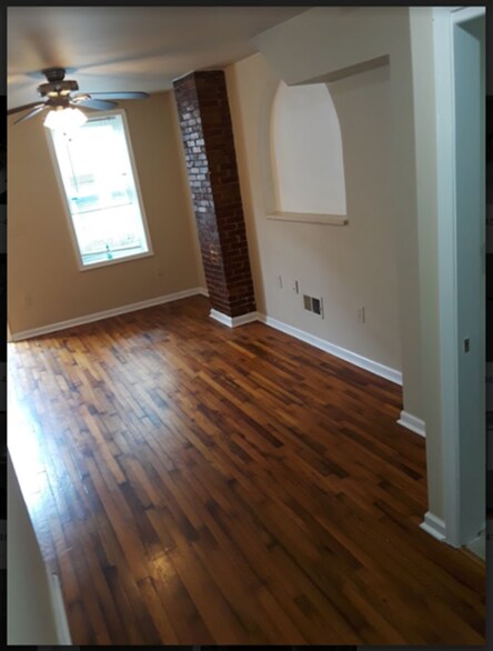 Building Photo - 631 Archer St