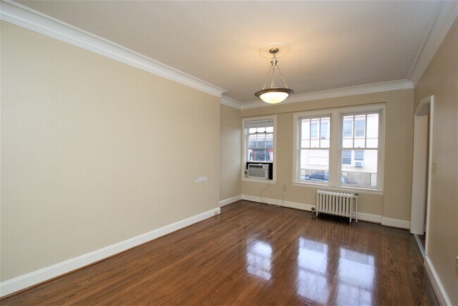Building Photo - 311 6th Ave S