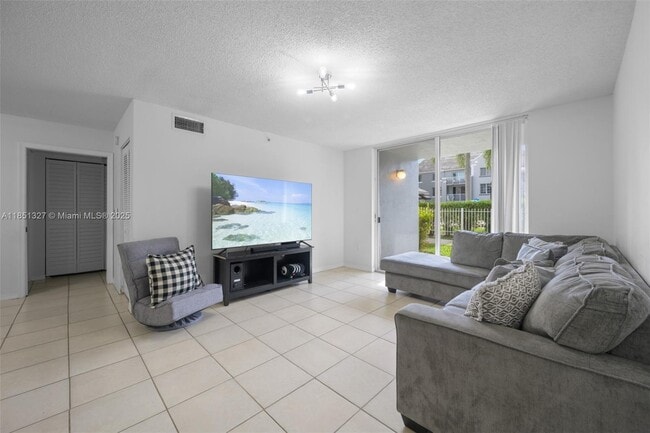 Building Photo - 655 SW 111th Way