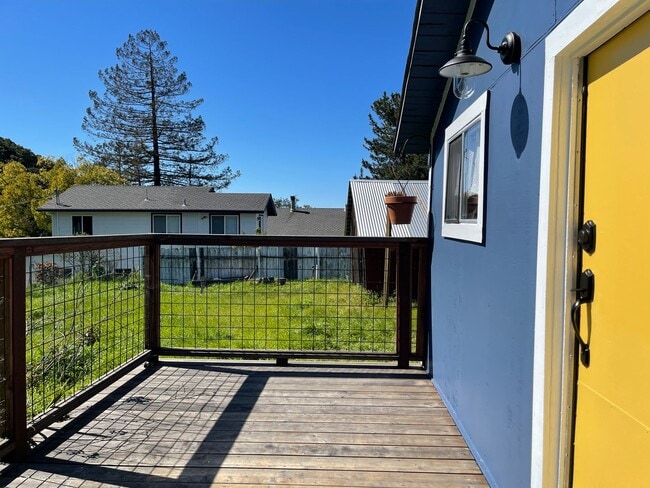 Building Photo - Cute and Quaint One bedroom in Petaluma. P...