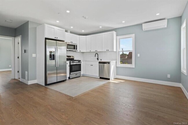Building Photo - 76 Crotona Ave