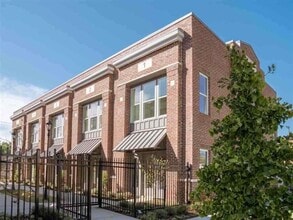 Building Photo - 1619 Monroe Ave