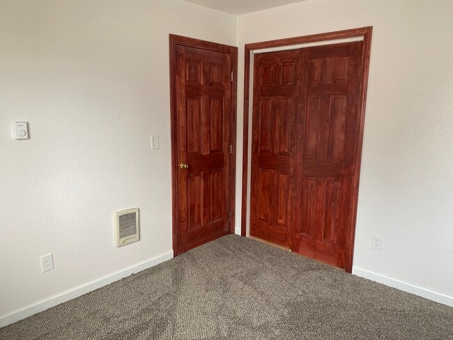 Foto del edificio - 404 W 5th Ave