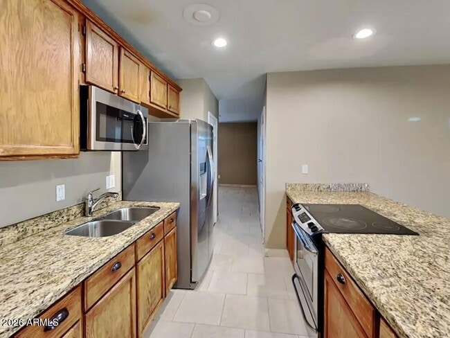 Building Photo - 5047 W Tuckey Ln