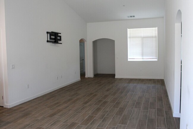 Building Photo - Beautiful Solar and All Electric Home for ...