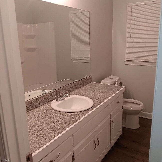 Foto del edificio - 2 br, 1 bath Duplex - 9255 Cedar Ridge Dri...