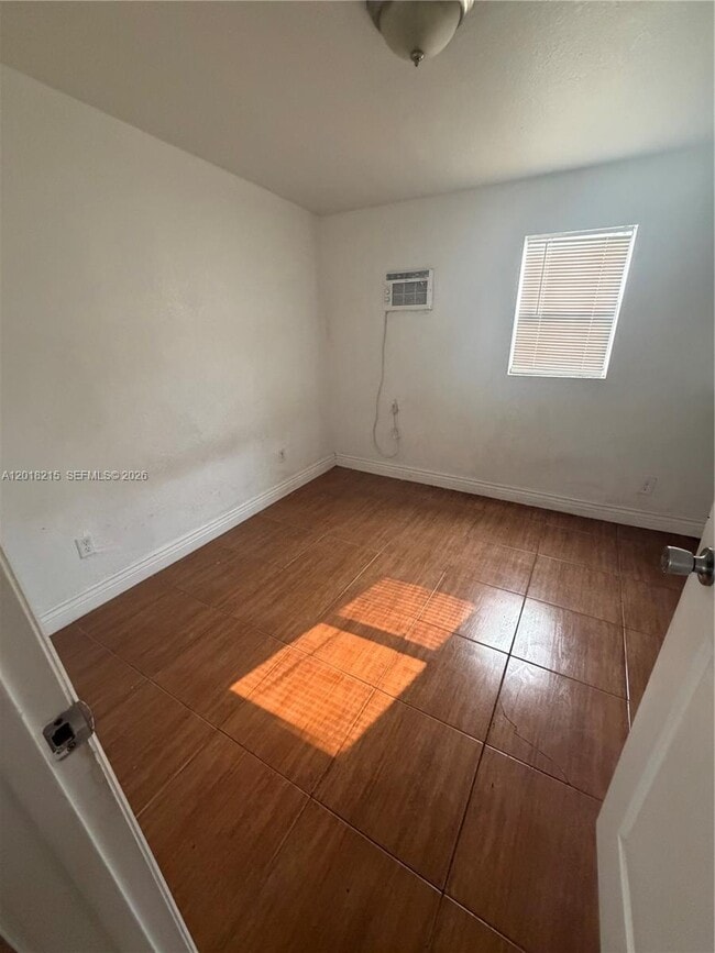 Building Photo - 410 N 58th Ave