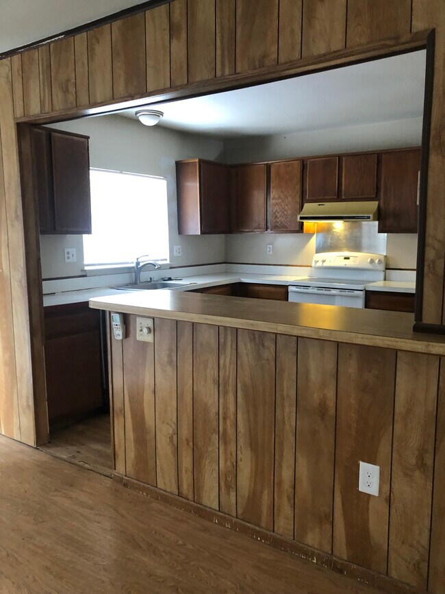 Building Photo - 2025 Blue Anchor Ct