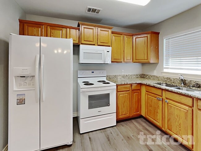 Foto del edificio - 185 Trout St