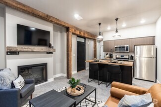 Building Photo - 305 N Alaska St