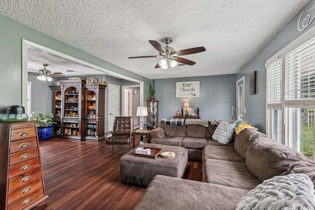 Foto del edificio - 3975 Lawing Dr