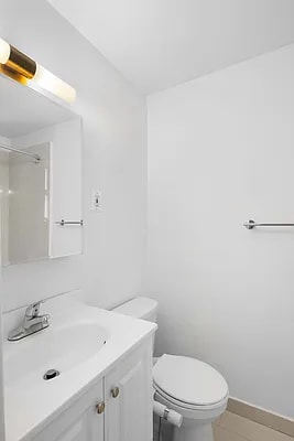 Foto del edificio - 311 E 25th St
