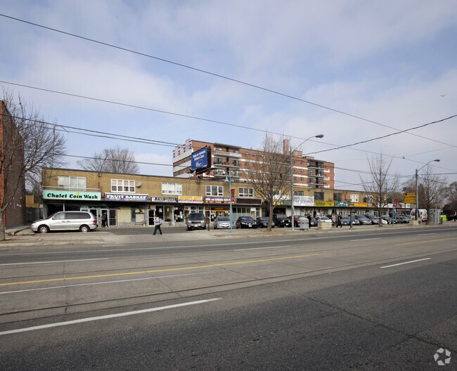Primary Photo - 3262-3302 W Lake Shore Blvd