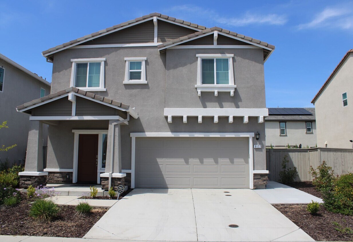 Foto principal - 9177 Farmstead Cir