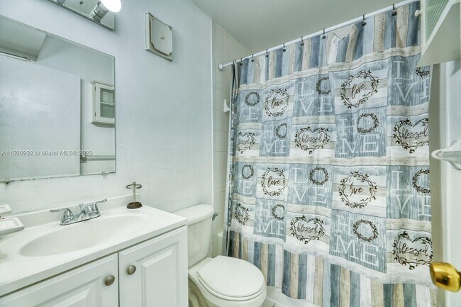 Foto del edificio - 840 SW 105th Ave