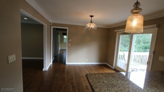 Foto del edificio - 44 Harvey Dr