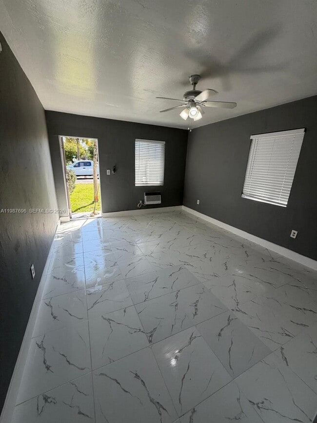 Foto del edificio - 16200 NE 19th Pl