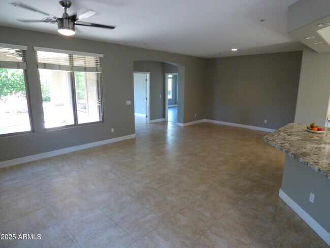 Foto del edificio - 12988 W Plum Rd