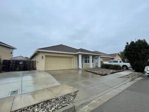 Building Photo - 1322 Yosemite Cir