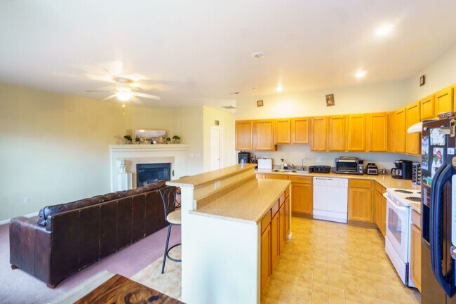 Foto del edificio - Obsidian View townhome for rent!