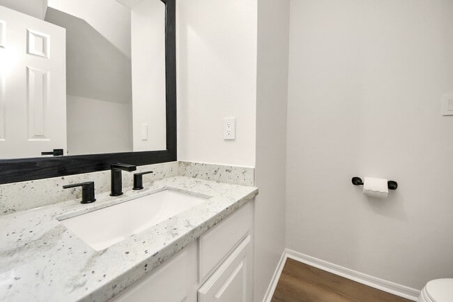 Foto del edificio - 4210 Alcorn Glen Ln