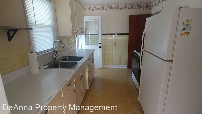 Building Photo - 3 br, 1 bath House - 37800 Capel Rd