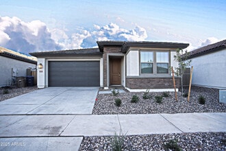Building Photo - 977 W Finch Dr