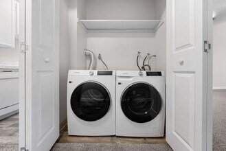 Interior Photo - Diplomat Apartments