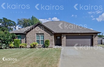 Building Photo - 706 Hickory Ave