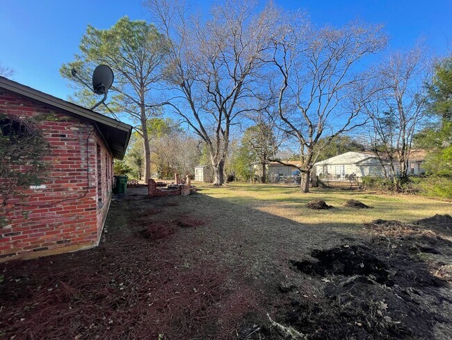 Foto del edificio - ** 3 Bed 2 Bath Located in Virginia Estates ** Call 334-366-9198 to schedule a self tour