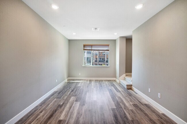 Foto del edificio - 477 Desert Holly St