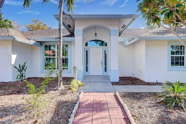 Building Photo - 1176 Staghorn St