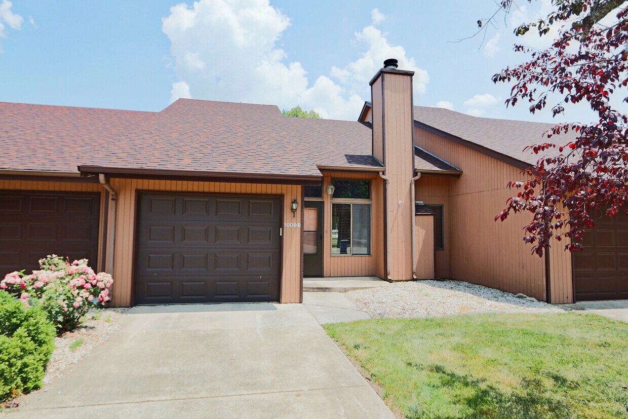 Foto principal - 1009 Lakewood Dr