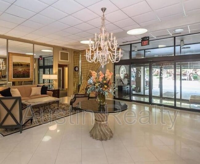 Foto del edificio - 4466 W Pine Blvd