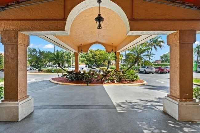 Foto del edificio - 701 NW 19th St