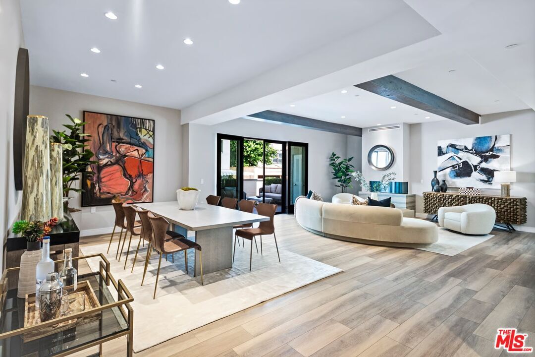 Foto principal - 160 N La Peer Dr