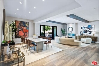 Building Photo - 160 N La Peer Dr