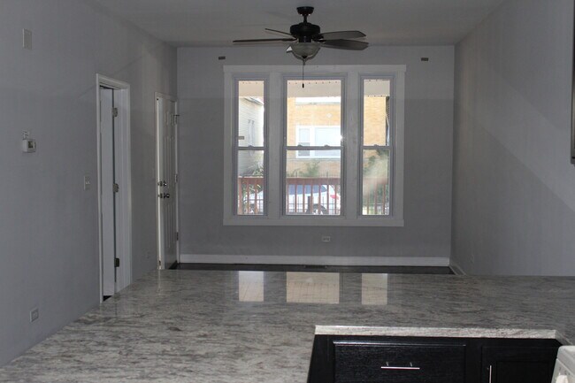 Foto del edificio - 3226 N Whipple St