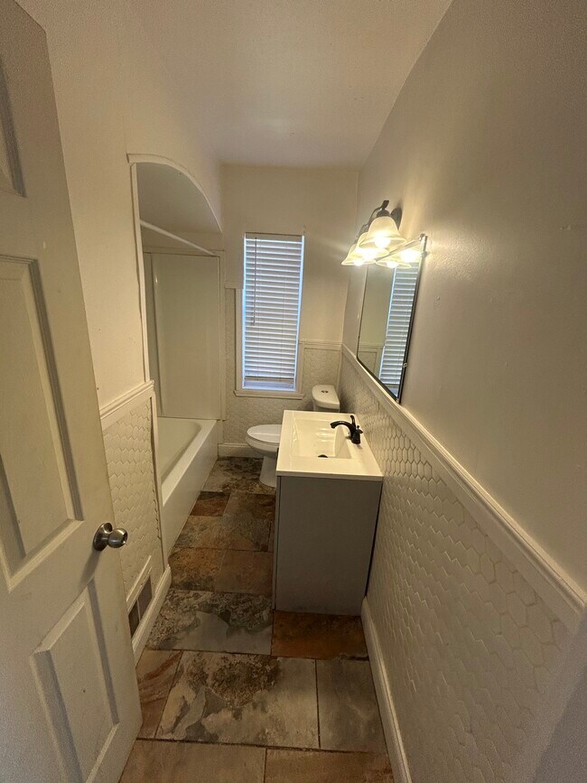 Foto del edificio - 5081 Wayburn St