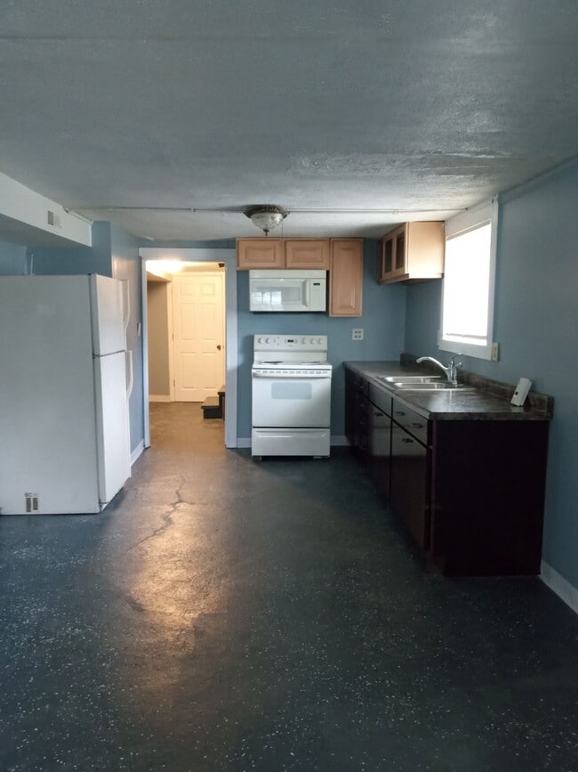 Foto del edificio - 2049 N Kilpatrick Ave