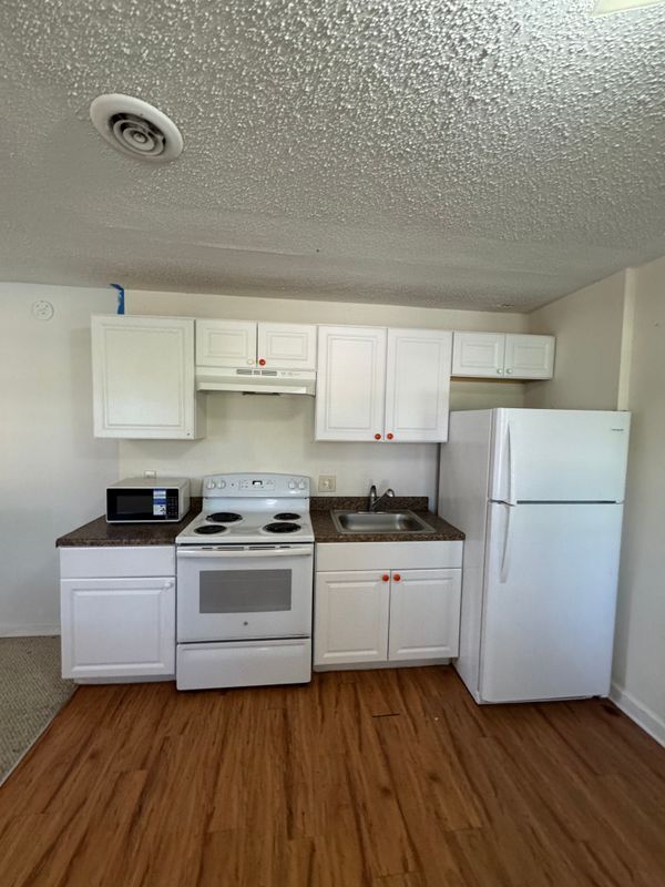 Foto del edificio - 3583 Midway Rd