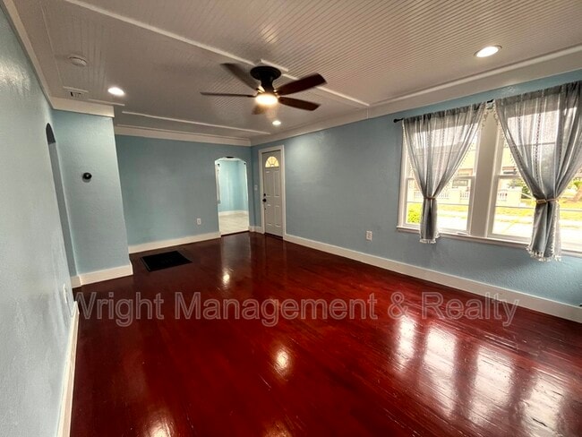 Foto del edificio - 1215 N Garden Ave