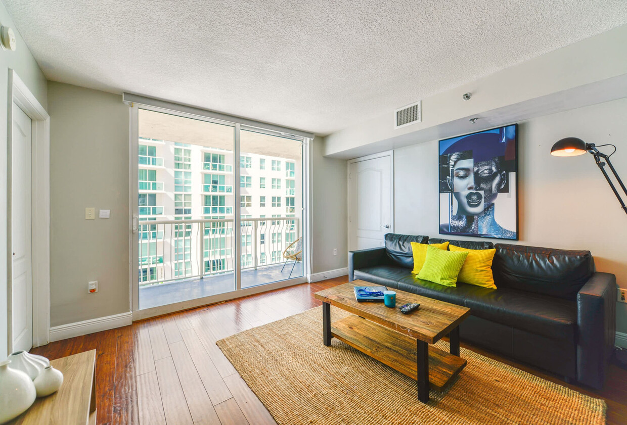 Foto principal - 1200 Brickell Bay Dr