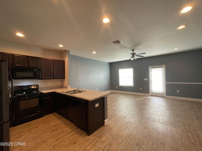 Building Photo - 5925 Callaway Cir