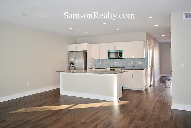 Building Photo - 161 Allura Ln
